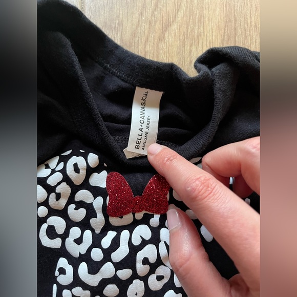 Minnie Mouse black white and red onesie 3-6 months - Picture 4 of 9